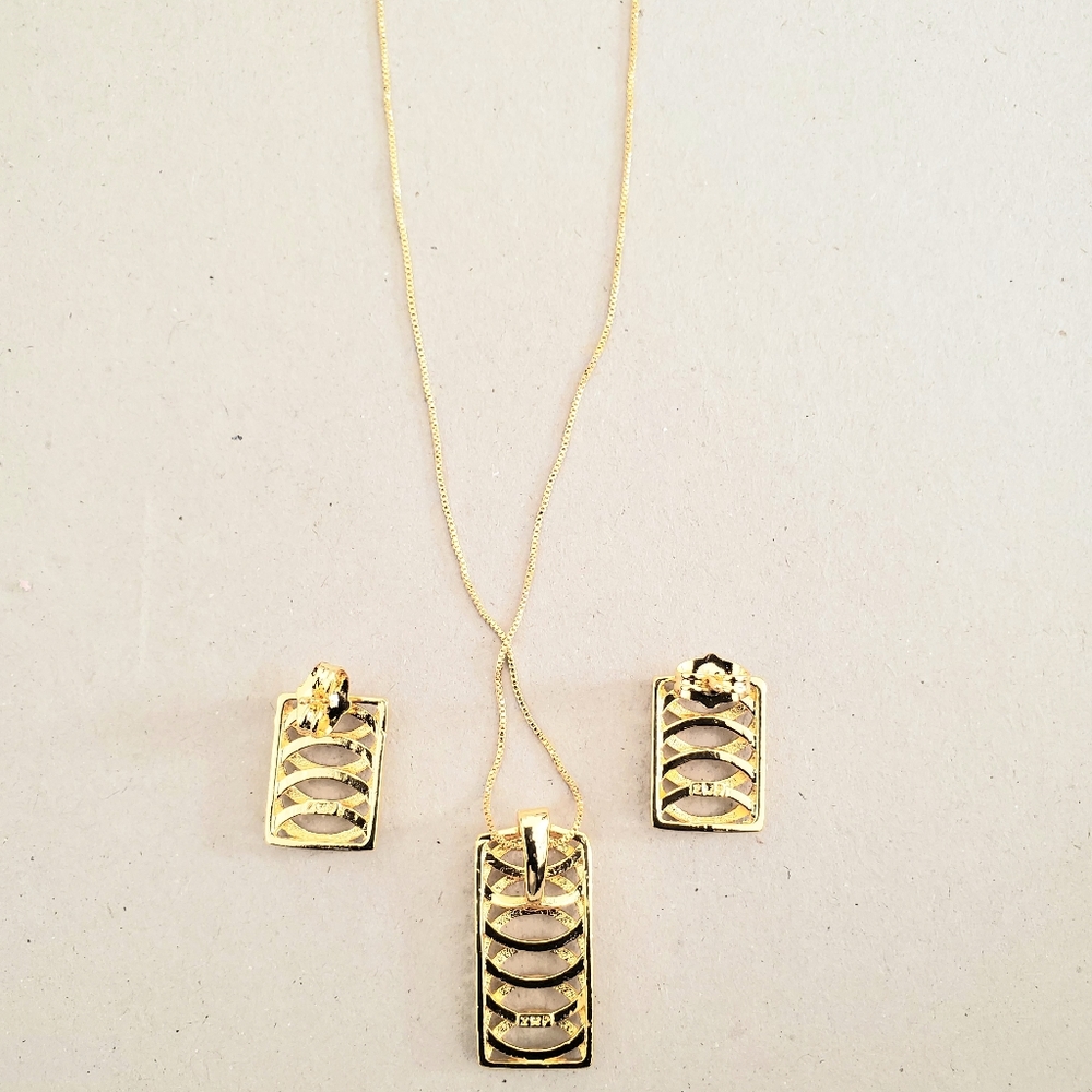 Gold Necklace & Earrings sets